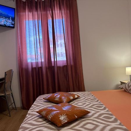 Apartments Brist Hills Pula Bagian luar foto