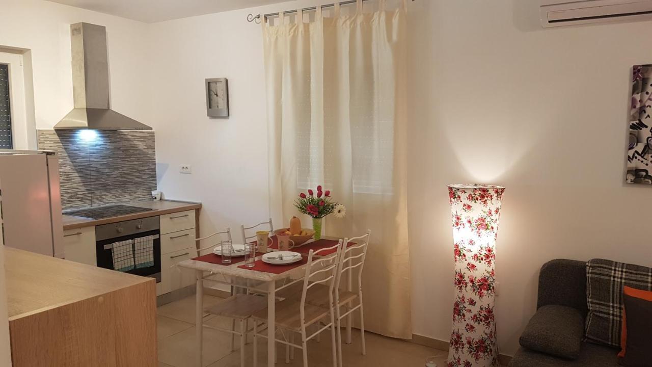 Apartments Brist Hills Pula Bagian luar foto