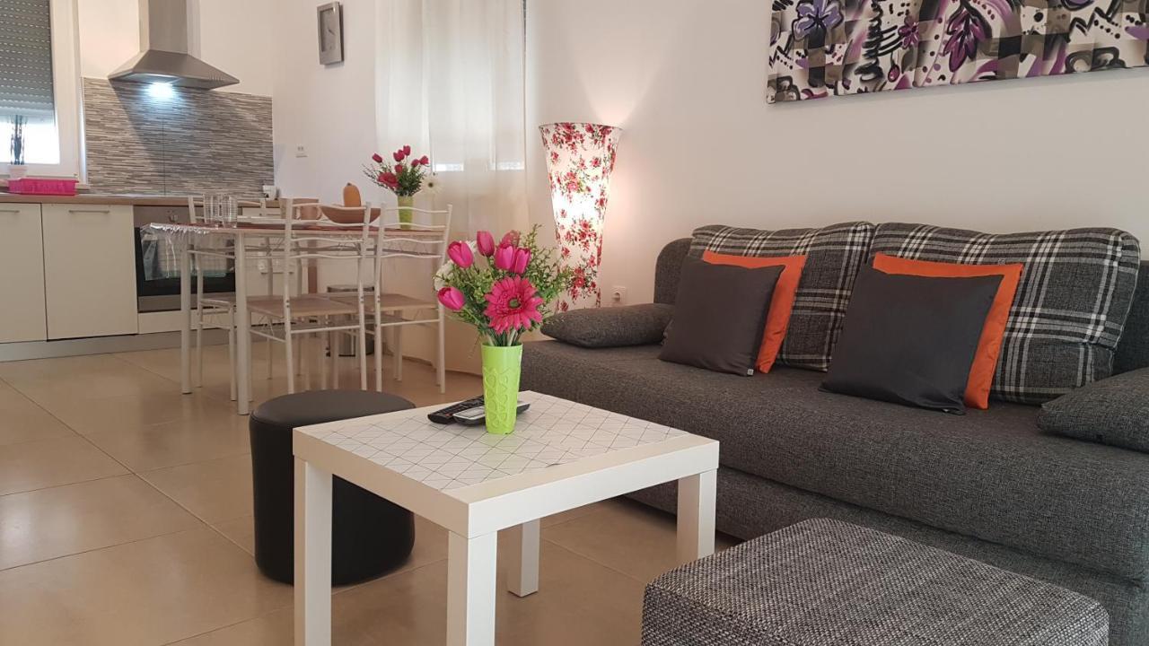 Apartments Brist Hills Pula Bagian luar foto