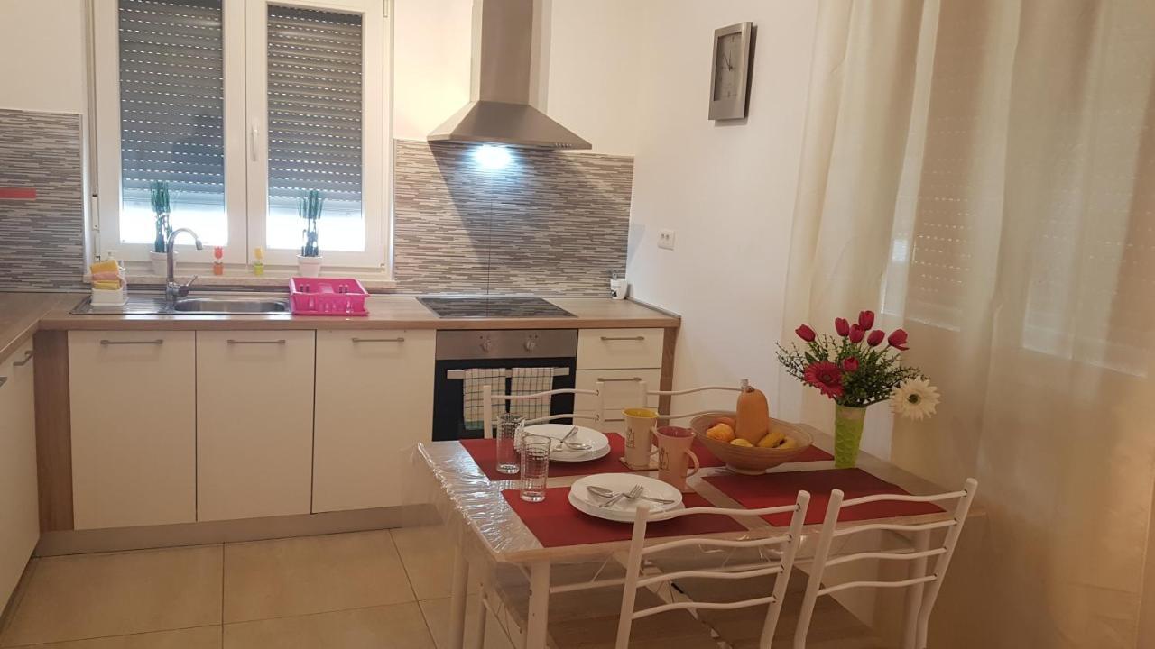 Apartments Brist Hills Pula Bagian luar foto