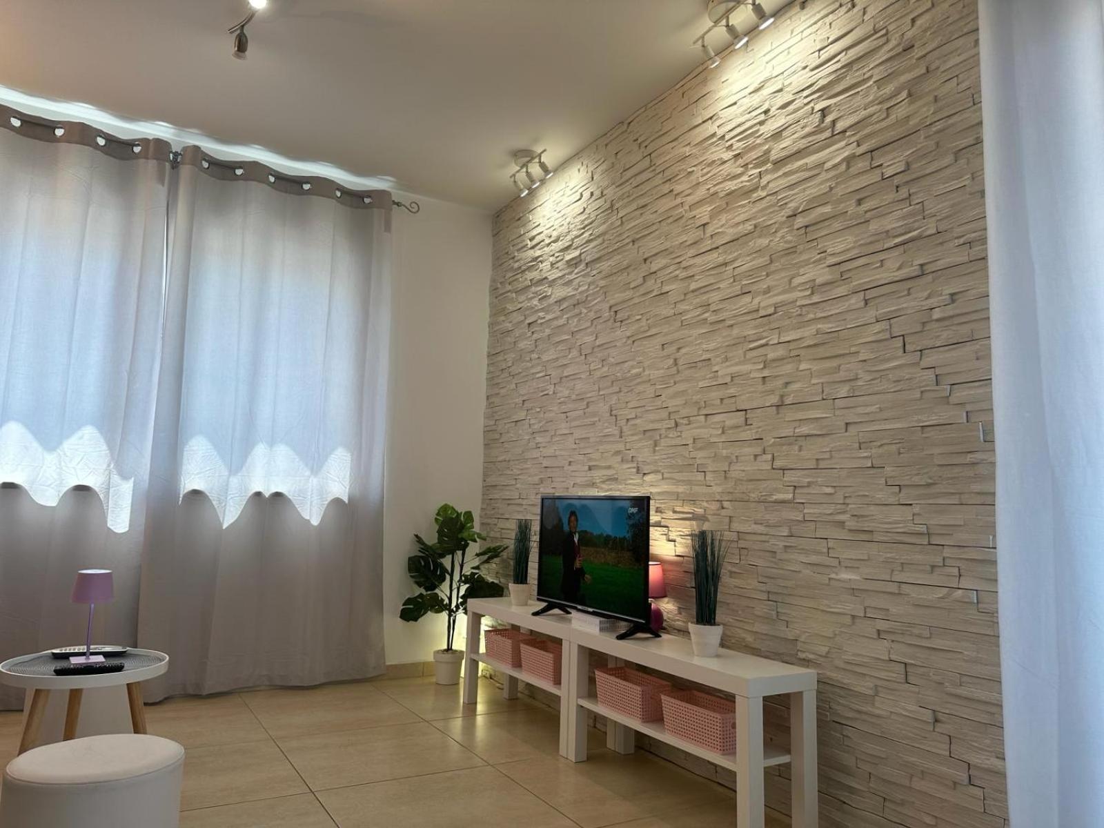 Apartments Brist Hills Pula Bagian luar foto